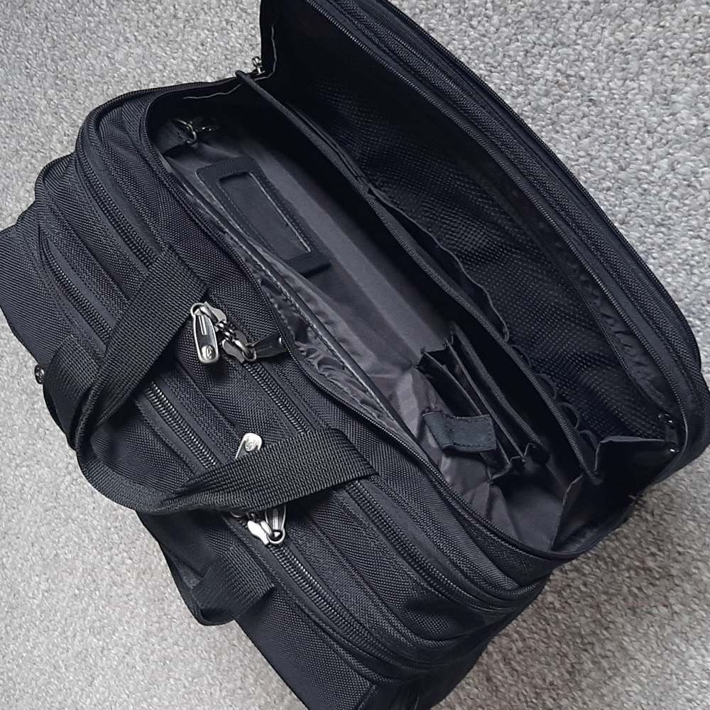 Atlantic Wheeled Briefcase. - Picture 12 of 15